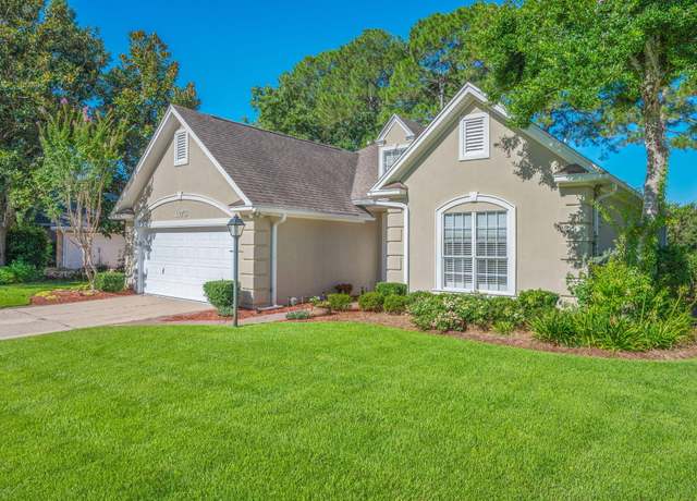 Property at 1476 Oakmont Pl, Niceville, FL 32578, 3 beds, 2 baths