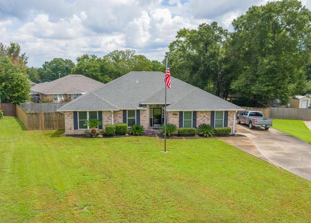 Property at 5348 Oak Hammock Ct, Milton, FL 32570, 4 beds, 2 baths