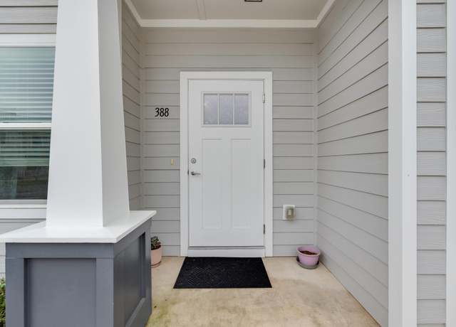 Property at 388 N Sand Palm Rd, Freeport, FL 32439, 3 beds, 2.5 baths