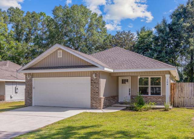 Property at 104 Hampton Dr, Crestview, FL 32539, 3 beds, 2 baths