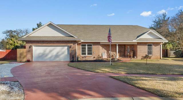 Photo of 10079 Pritchard Point Cir, Navarre, FL 32566