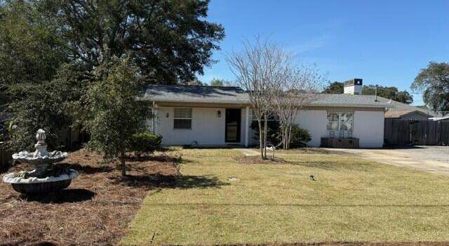 Photo of 3 12th St, Shalimar, FL 32579