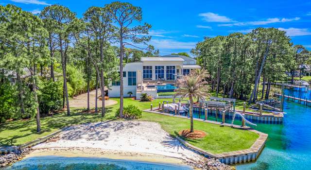 Photo of 239 NE Yacht Club Dr, Fort Walton Beach, FL 32548