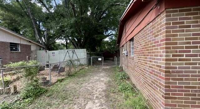 Photo of 560 Purl Adams Ave, Crestview, FL 32539