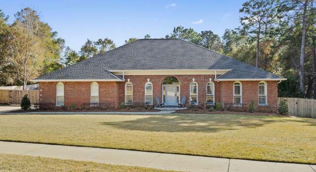 Photo of 401 Roscommon Blvd, Niceville, FL 32578