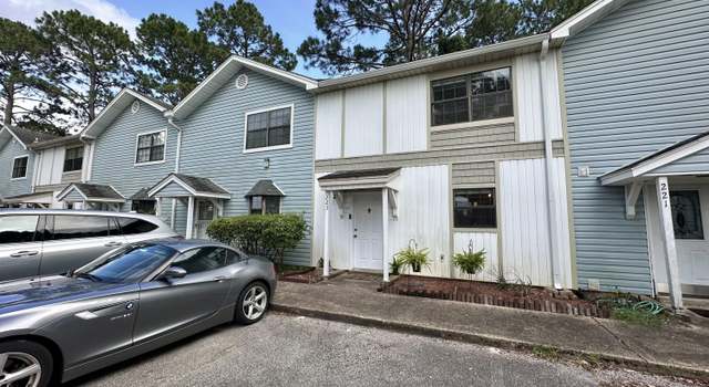 Photo of 223 Oxford Ct, Mary Esther, FL 32569