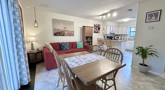 Photo of 223 Oxford Ct, Mary Esther, FL 32569