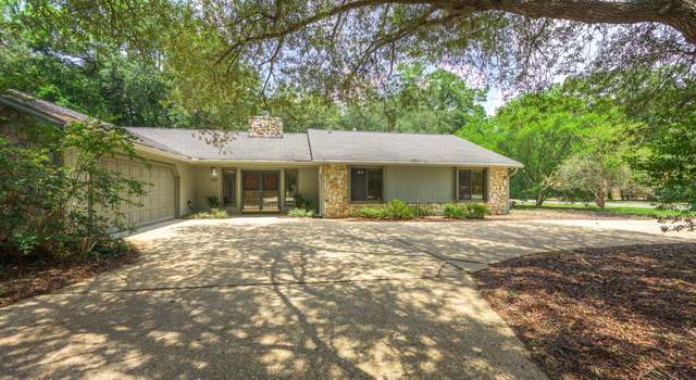Photo of 2515 Edgewater Dr, Niceville, FL 32578