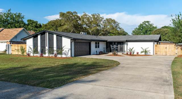 Photo of 618 NE Country Club Ave, Fort Walton Beach, FL 32547