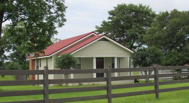 Photo of 1048 Varnum Rd, Laurel Hill, FL 32567