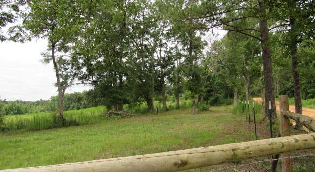 Photo of 1048 Varnum Rd, Laurel Hill, FL 32567