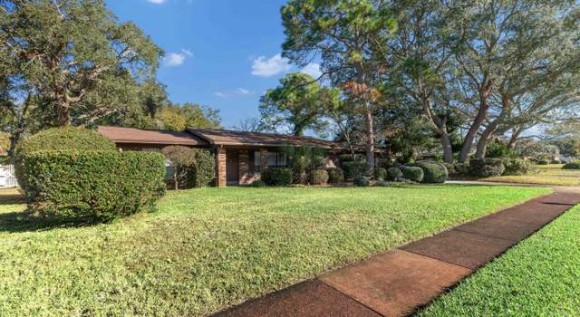 Photo of 106 Woodbine Cir, Fort Walton Beach, FL 32548