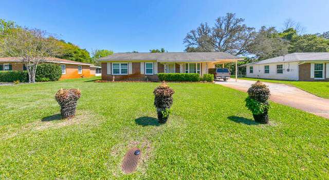 Photo of 135 NW Loizos Dr, Fort Walton Beach, FL 32548