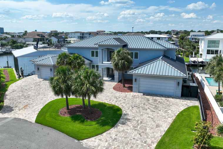 Photo of 601 Magnolia Dr Destin, FL 32541