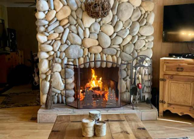 Property at 17320 S Mescalero Dr, Munds Park, AZ 86017, 3 beds, 2.5 baths