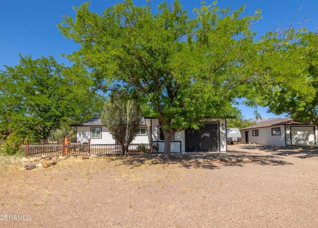 Property at 8400 Pine Country Ln, Flagstaff, AZ 86004, 3 beds, 2 baths