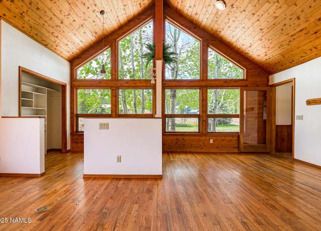 Property at 6600 W Suzette Ln, Flagstaff, AZ 86001, 4 beds, 3 baths