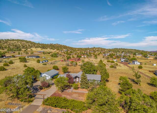 Property at 8155 Stardust Trl, Flagstaff, AZ 86004, 3 beds, 2 baths