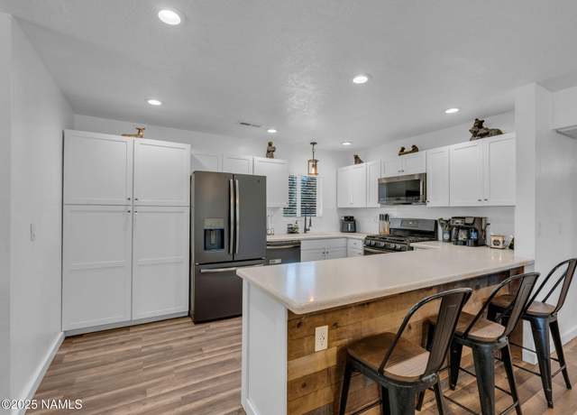 Property at 7776 Moonbeam Dr, Flagstaff, AZ 86004, 3 beds, 1 bath