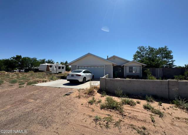 Property at 201 Blue Sage Ln, Holbrook, AZ 86025, 3 beds, 2 baths