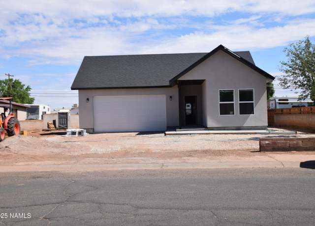 Property at 506 W Hillview St, Winslow, AZ 86047, 3 beds, 2 baths