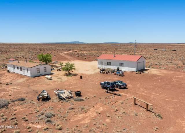 Property at 8613 Reata Rd, Winslow, AZ 86047, 3 beds, 2 baths