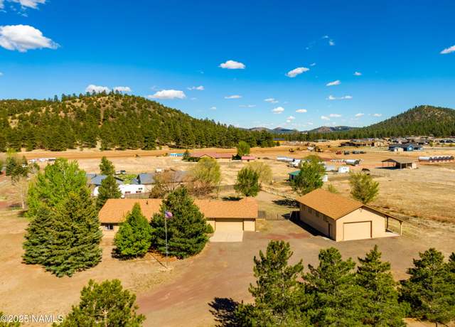 Property at 6120 E Treadway Trl, Flagstaff, AZ 86004, 3 beds, 2 baths