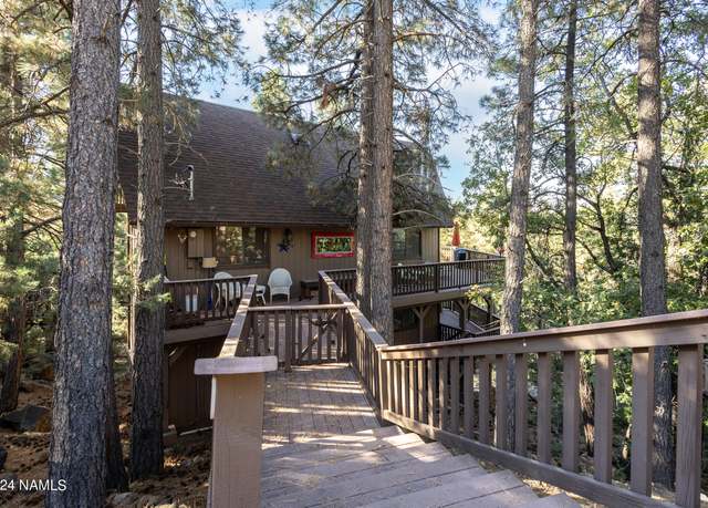 Property at 17940 S Green Mountain Pl, Munds Park, AZ 86017, 4 beds, 3 baths