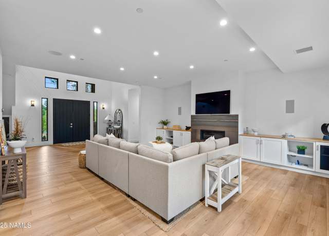Property at 3224 S Clubhouse Cir, Flagstaff, AZ 86005, 6 beds, 4.5 baths