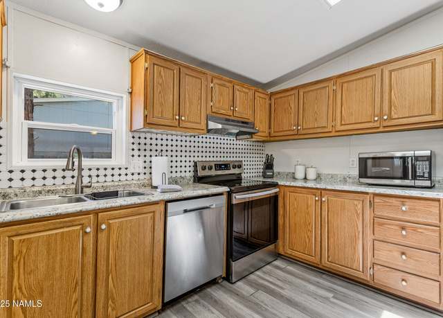 Property at 2225 W Atlantic Ct, Flagstaff, AZ 86001, 3 beds, 2 baths