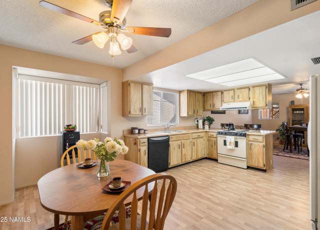Property at 2801 N Dakota St, Chandler, AZ 85225, 3 beds, 2 baths