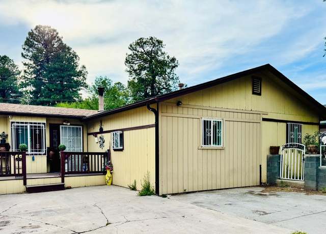 Property at 2813 N East St, Flagstaff, AZ 86004, 5 beds, 2.5 baths