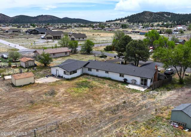 Property at 7965 E Gemini Dr, Flagstaff, AZ 86004, 4 beds, 3 baths