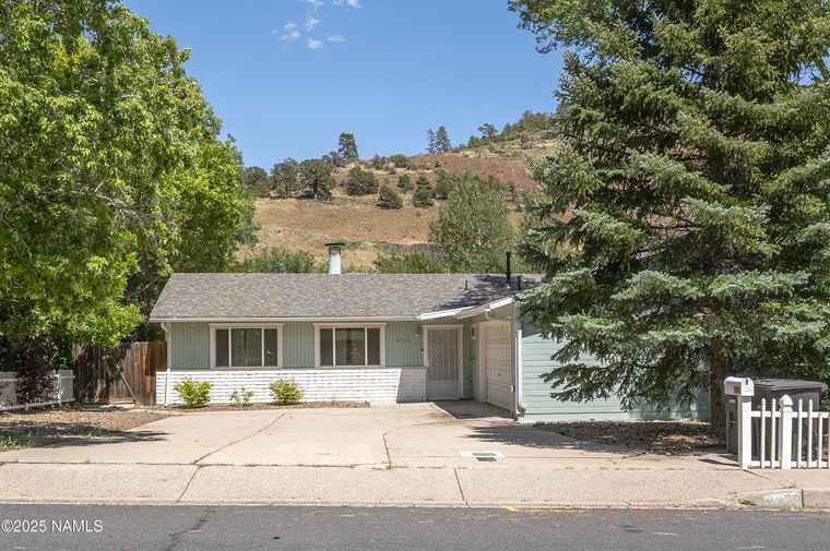 Photo of 6320 N Mountaineer Rd Flagstaff, AZ 86004