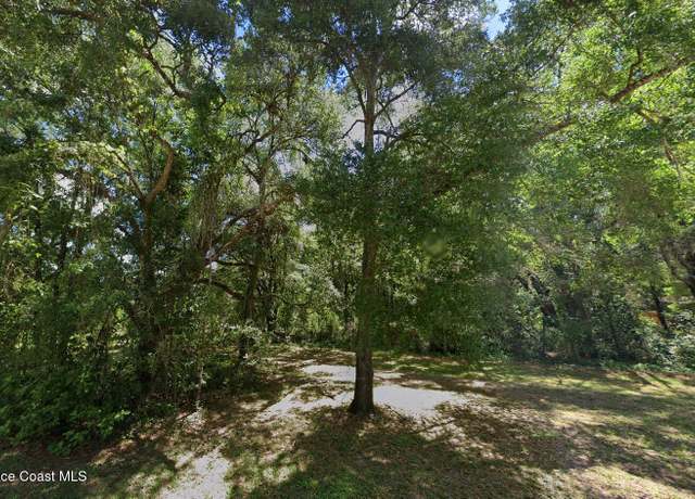 Property at 305 N Woodlake Ave, Inverness, FL 34453