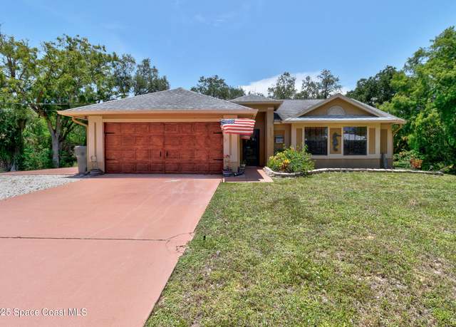 Property at 5505 95th St, Sebastian, FL 32958, 3 beds, 2 baths