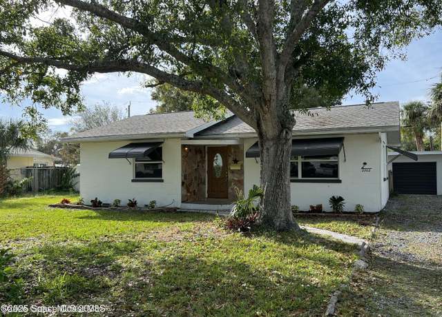 Property at 2202 Greenway Dr, Melbourne, FL 32901, 2 beds, 1 bath
