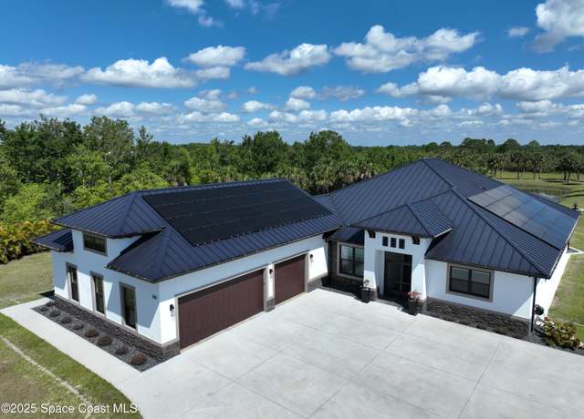 Property at 300 Pinto Ln, Palm Bay, FL 32909, 3 beds, 2.5 baths