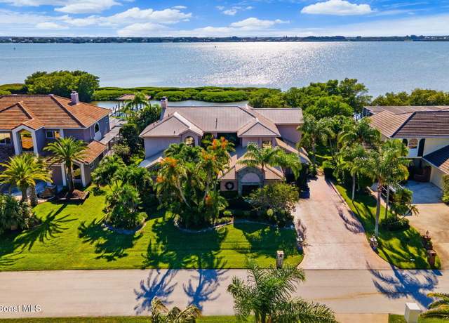 Property at 484 Lanternback Island Dr, Satellite Beach, FL 32937, 5 beds, 4.5 baths