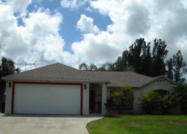 Property at 580 Harrisburg St SW, Palm Bay, FL 32908, 3 beds, 2 baths