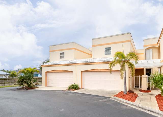Property at 2276 Venetia Pl, Indialantic, FL 32903, 2 beds, 2.5 baths