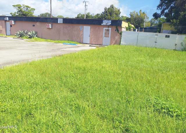 Property at 910 Tropic St, Titusville, FL 32796, 3 beds, 1 bath