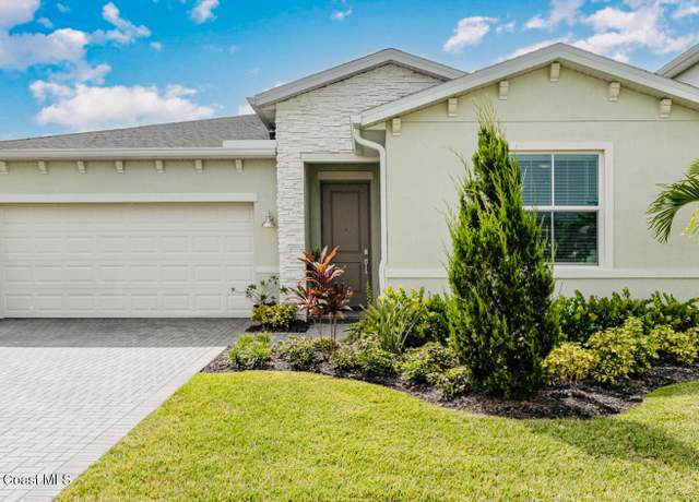 Property at 684 Veridian Cir NW, Palm Bay, FL 32907, 4 beds, 2 baths