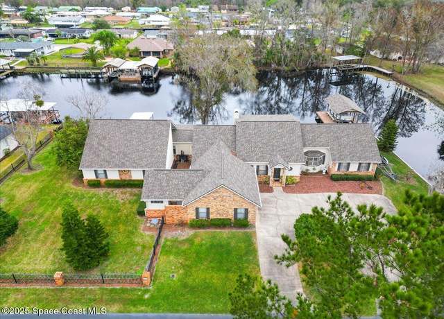 Property at 1610 Yellow Brick Rd, Astor, FL 32102, 5 beds, 4 baths