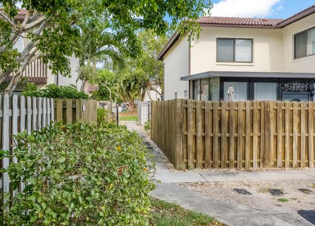 Property at 3173 Beach Winds Ct, Melbourne Beach, FL 32951, 2 beds, 1.5 baths