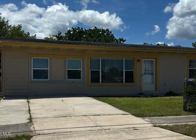 Property at 903 Pine St, Titusville, FL 32796, 2 beds, 1 bath