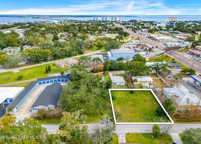 Property at 17 N Park Ave, Titusville, FL 32796