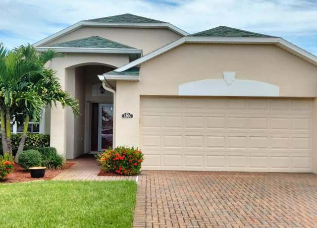 Property at 1200 Indian Oaks Dr, Melbourne, FL 32901, 2 beds, 2 baths