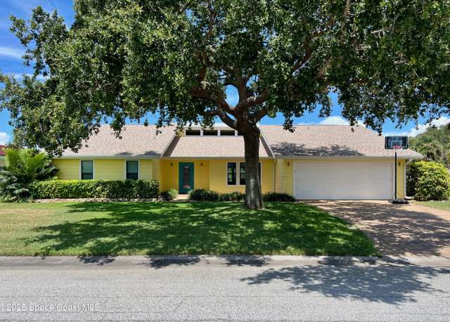 Property at 33 Yawl Dr, Cocoa Beach, FL 32931, 3 beds, 2 baths