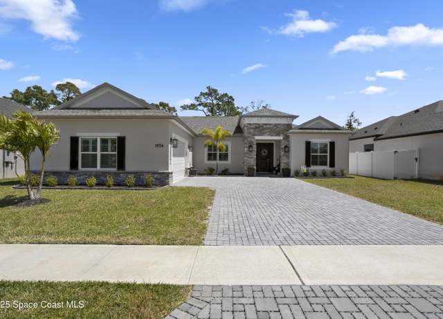 Property at 1954 Crossbill Dr, Titusville, FL 32796, 4 beds, 3 baths